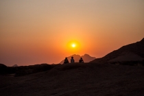 Sonnenuntergang hinter der kleinen Spitzkoppe, Erongo, 16.10.2013 © by akkifoto.de