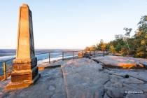 Obelisk auf der Ostseite, Sonnenaufgang, Lilienstein, Sachsen, Deutschland, 08.09.2020 © by akkifoto.de