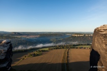 Dunst im Elbtal bei Königstein, Lilienstein, Sachsen, Deutschland, 08.09.2020 © by akkifoto.de