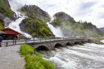 Låtefossen,  Hordaland, Vestlandet, Norwegen, 02. Juli 2019 © by akkifoto.de